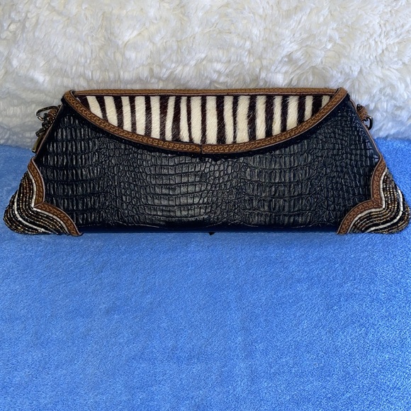 Vintage Beaded Leather Baguette Handbag. - Picture 3 of 9